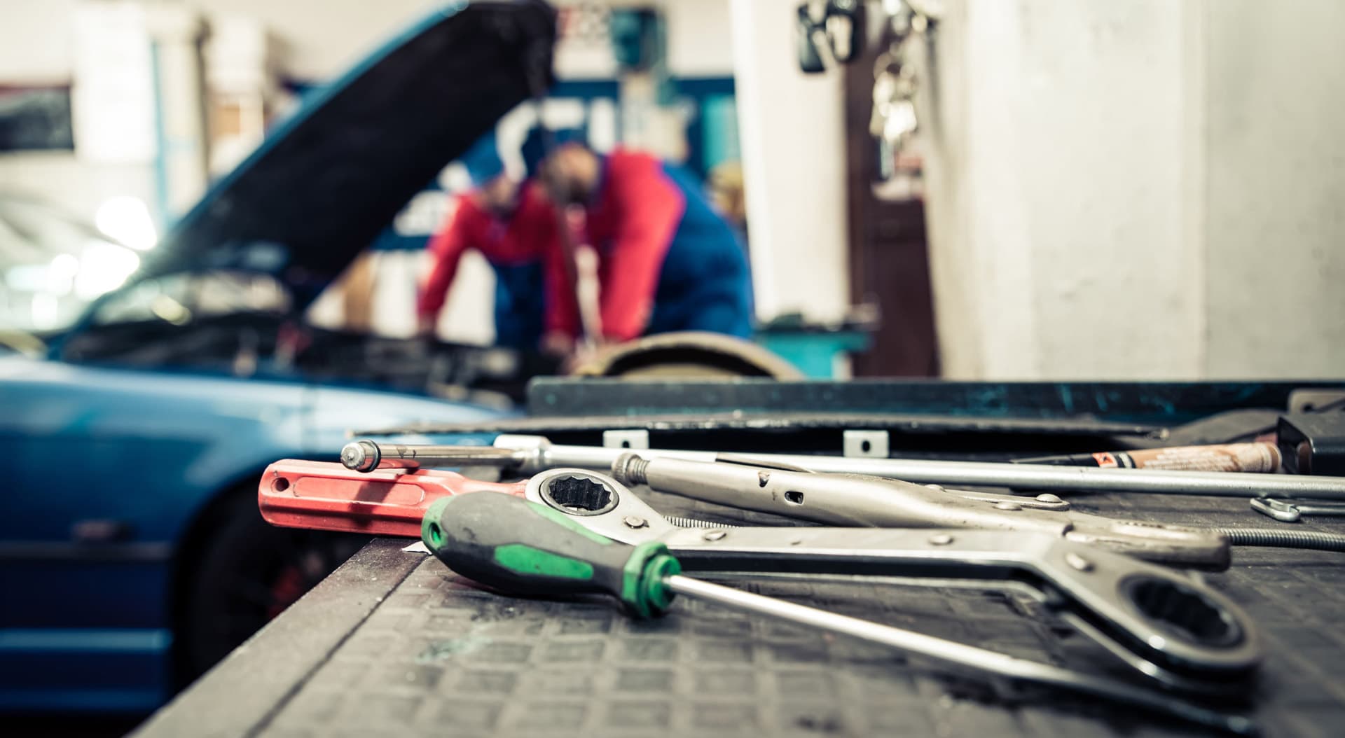 Taller coches en Noia